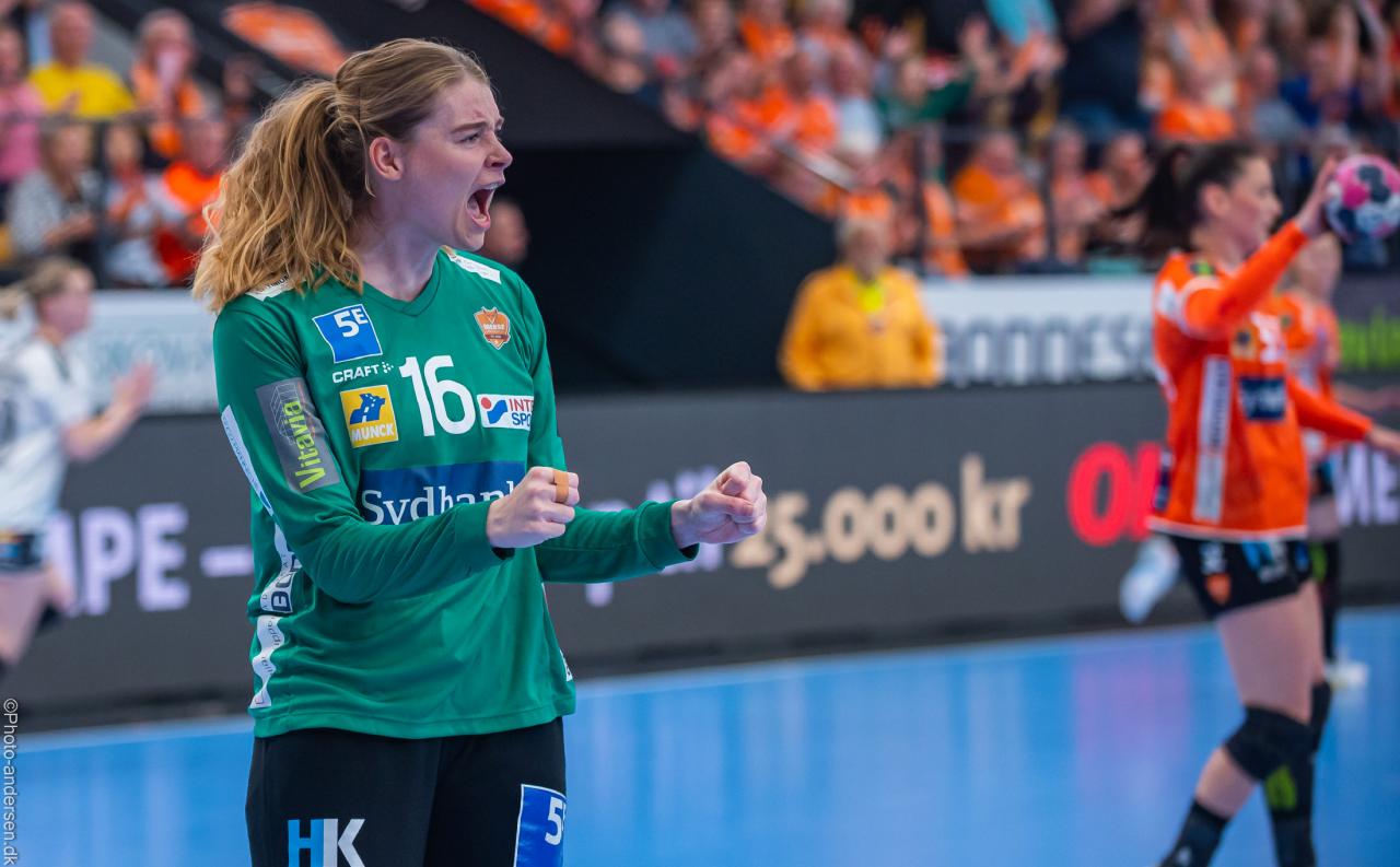 Odense Keeper Med N Af Rundens Flotteste Redninger I Champions League