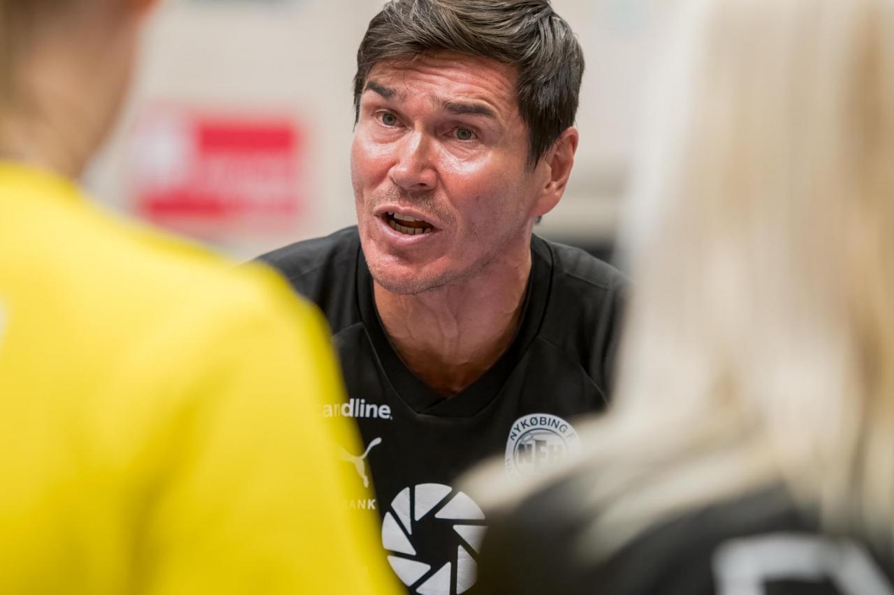 Jakob Larsen Der var åbenbart for mange nerver