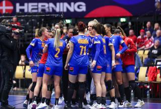 Landstrænerskift giver comeback til kontroversiel bagspiller til VM